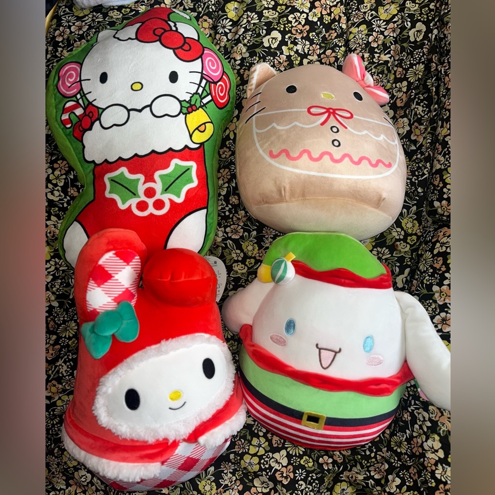 Hello Kitty holiday Plush Bundle of 3 - Red, Green, Cream NEW NWT <Melody> sold
